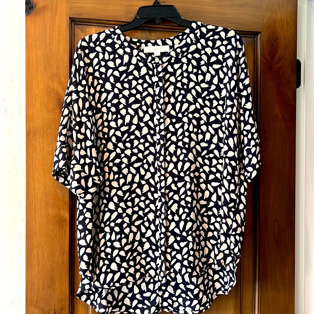 Great looking navy and white Loft short sleeve blouse